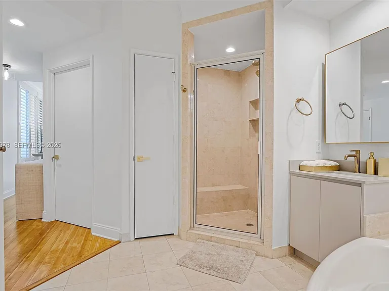 725 Crandon Blvd #203 — Photo 36