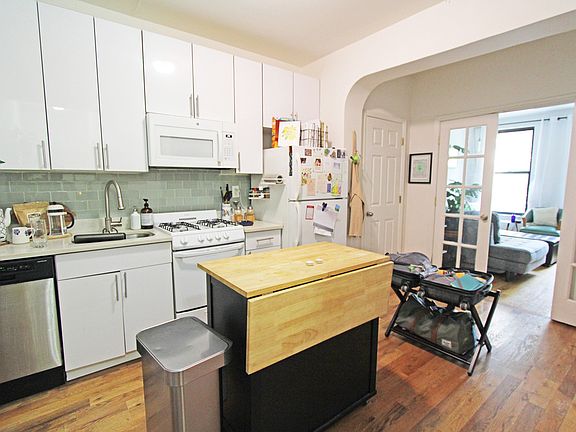5th image of 440 St Nicholas Ave APT 3A