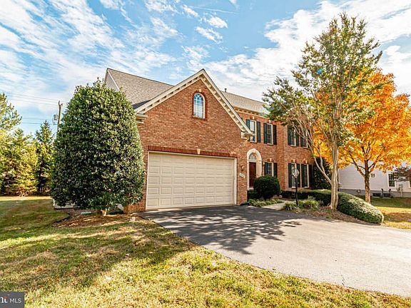 2nd image of 3709 Valley Oaks Dr