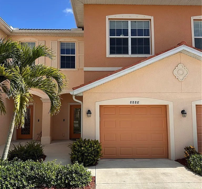 8888 Via Isola Ct