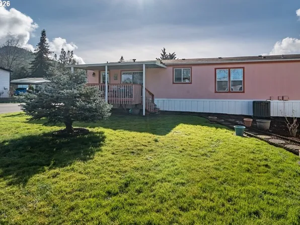 104 Willamina Ln, Roseburg, OR 97470