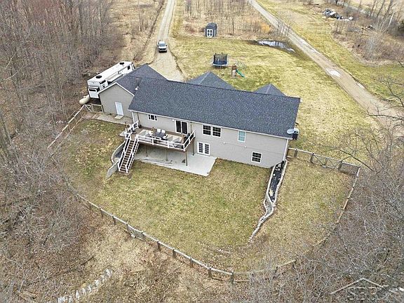 3rd image of 2041 W Pine River Rd