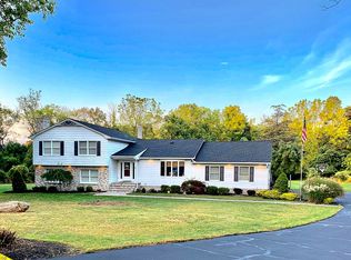 16 Evergreen Ct, Lebanon, NJ 08833