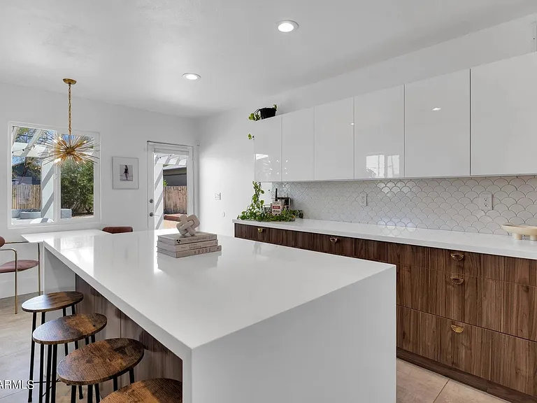 2333 N Edgemere St — Photo 6