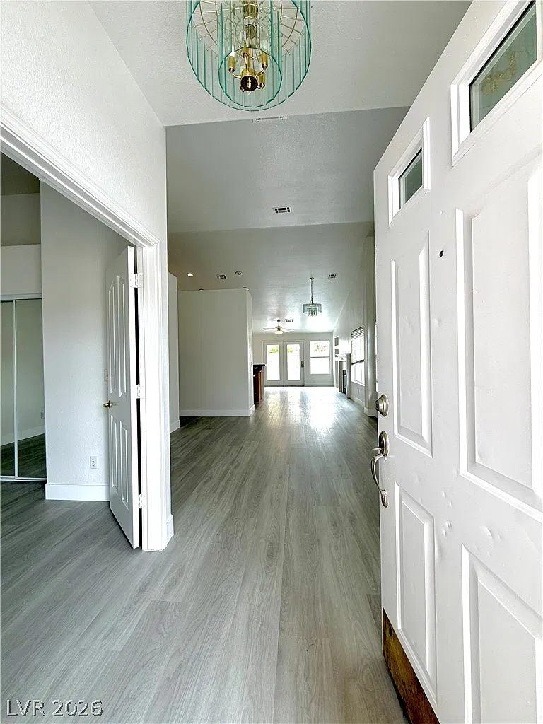4 bed, 2.0 bath, 1905 sqft, $2,350 — Photo 4