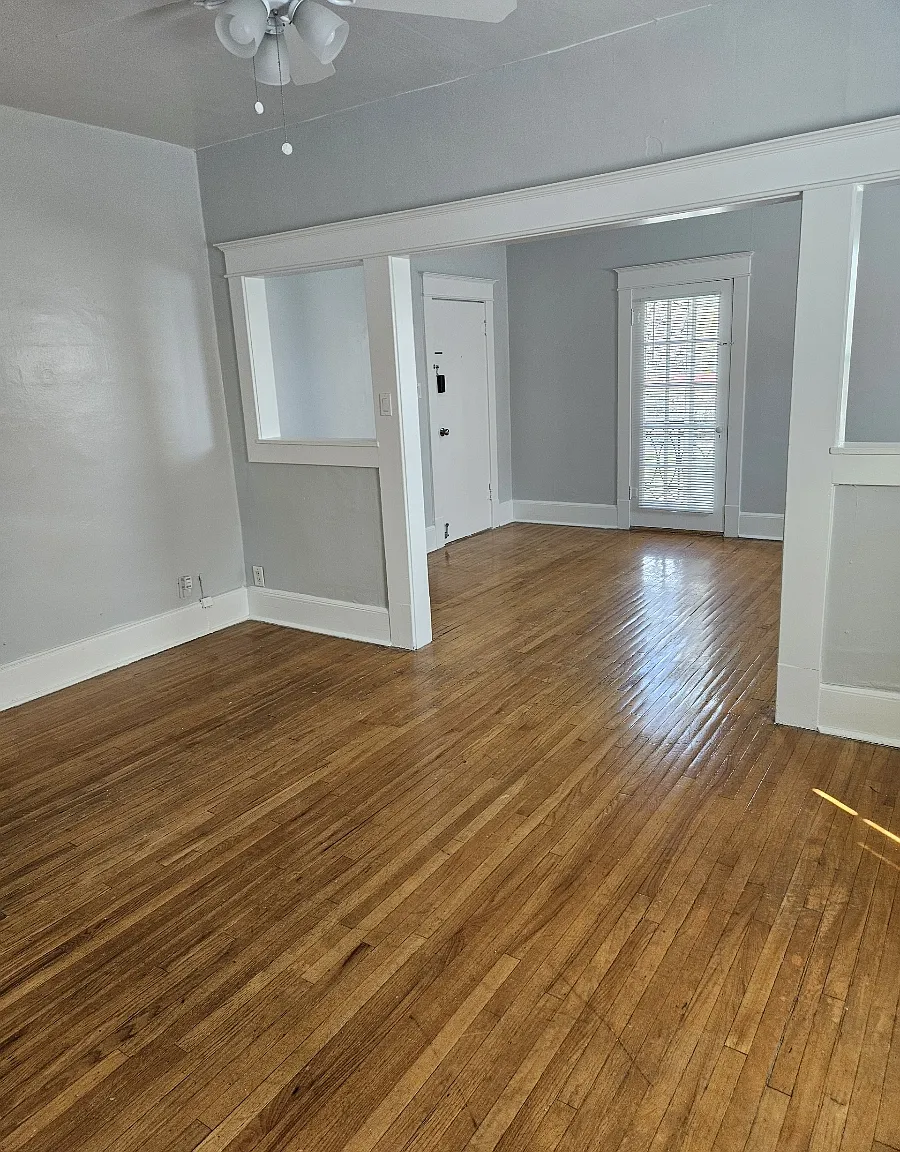 La Selle Apartments — Photo 1