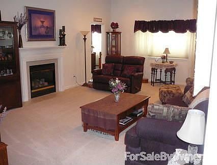 5th image of 734 SE Mockingbird Dr