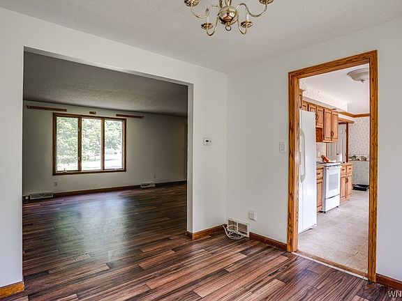 4th image of 6834 Pin Oak Dr