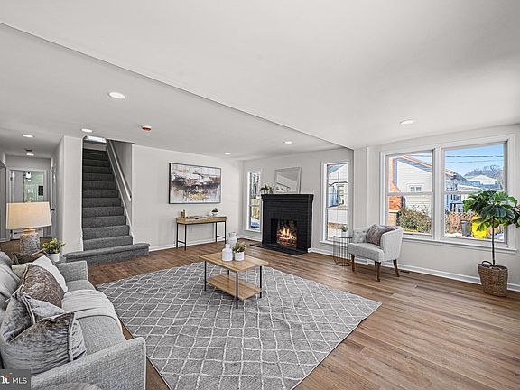 4th image of 3718 4th Ave