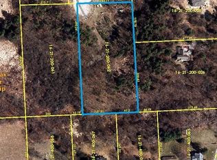 9361 Garrison Ct, South Lyon, MI 48178