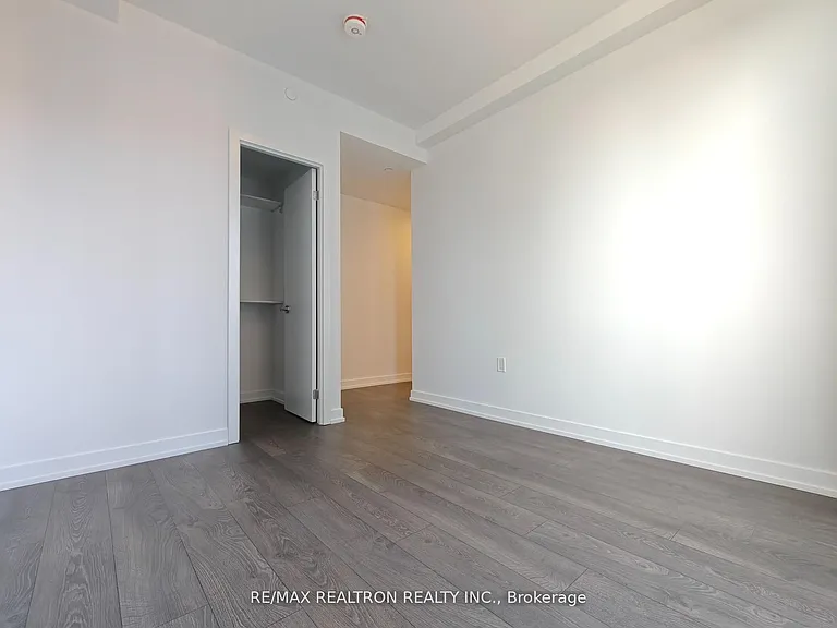 8 Olympic Garden Dr #911 — Photo 15