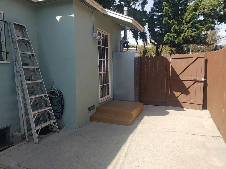 3804 Minerva Ave — Photo 9