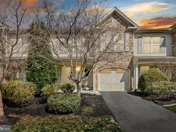 451 Nursery Dr N, Mechanicsburg, PA 17055