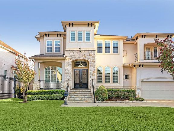 3rd image of 3215 Blue Bonnet Blvd