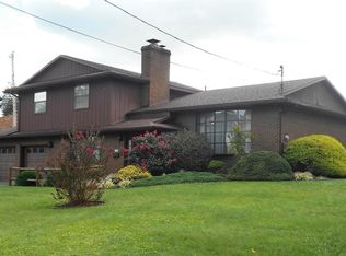 1565 Gene St, Belpre, OH 45714