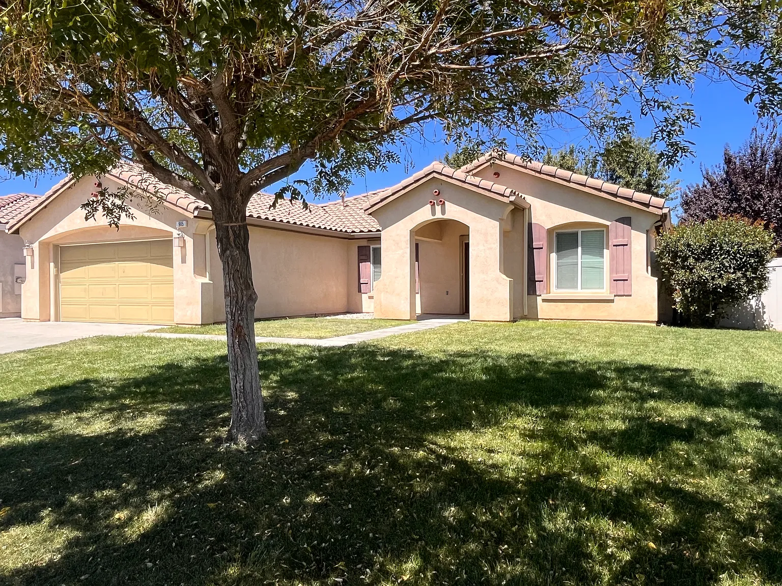 3 bed, 1985 sqft, $2,850 — Photo 2