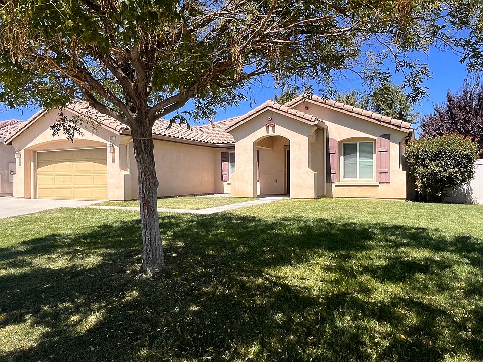 2nd image of 905 Carolyn Ln