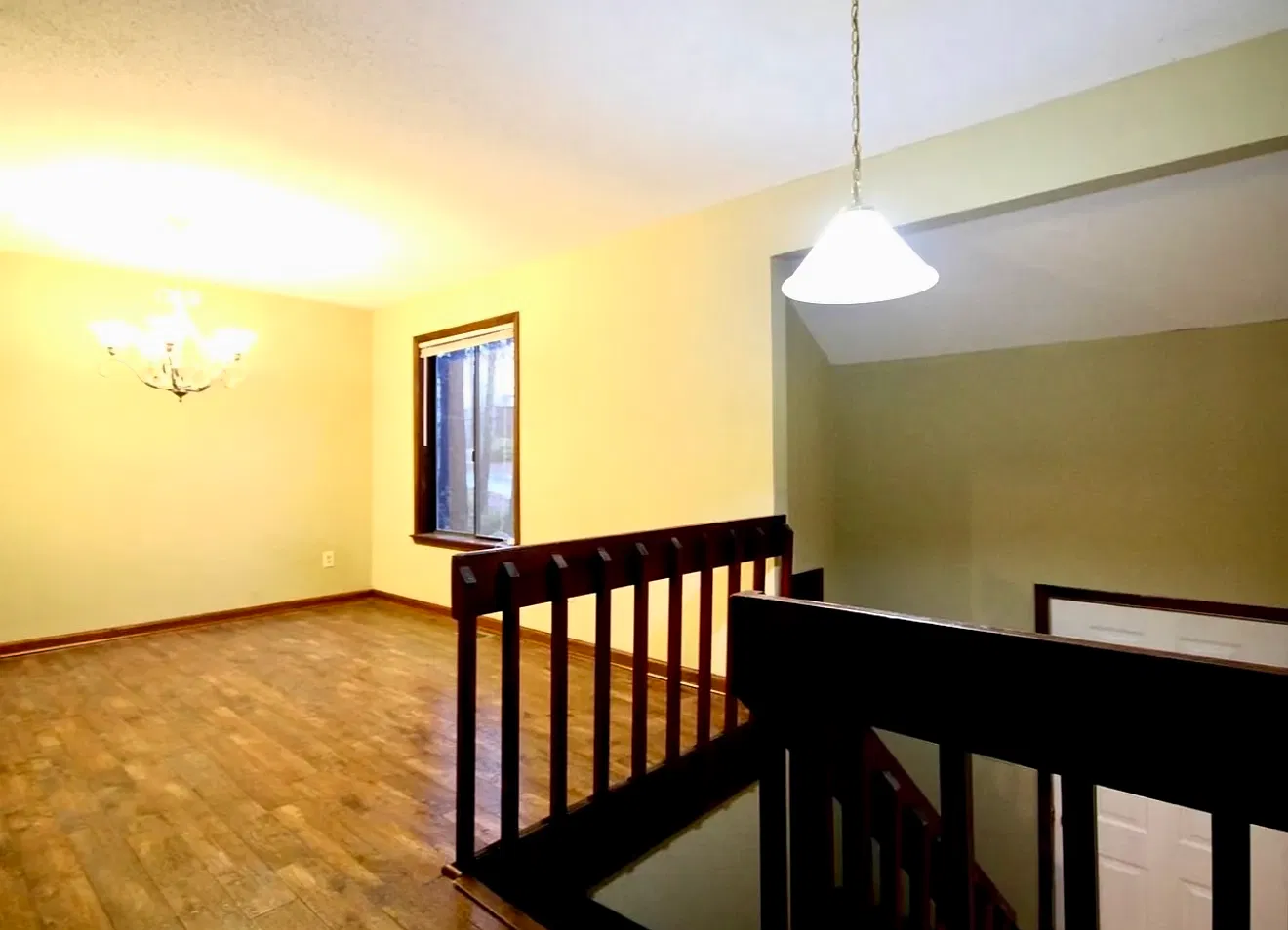 3 bed, 2.5 bath, 3200 sqft, $2,150 — Photo 2