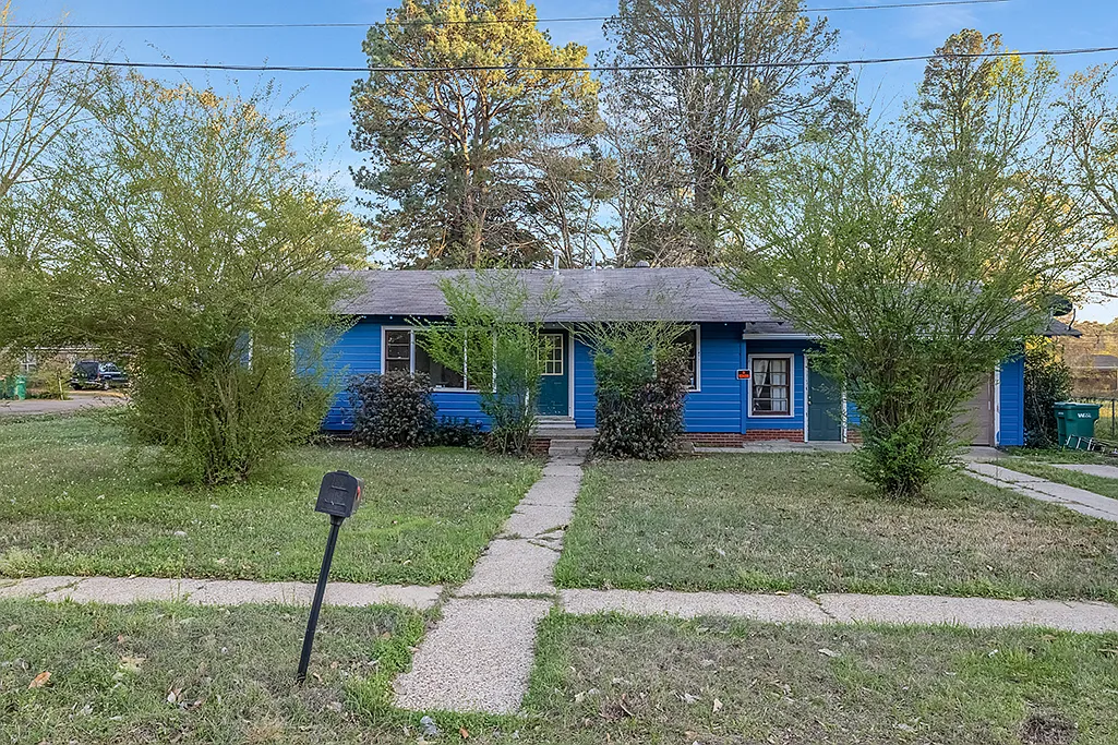 3 bed, 1377 sqft, $1,100 — Photo 2