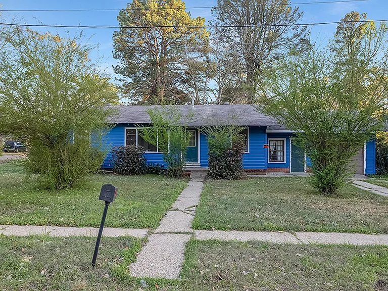 3001 Mason St — Photo 1