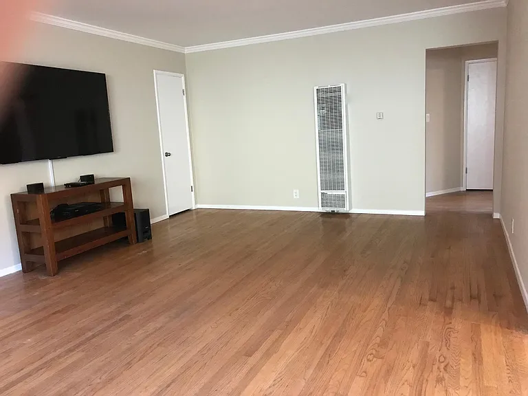 604 Illinois Ct #3 — Photo 5