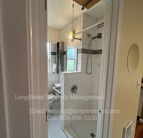 4725 NE 50th Pl — Photo 8