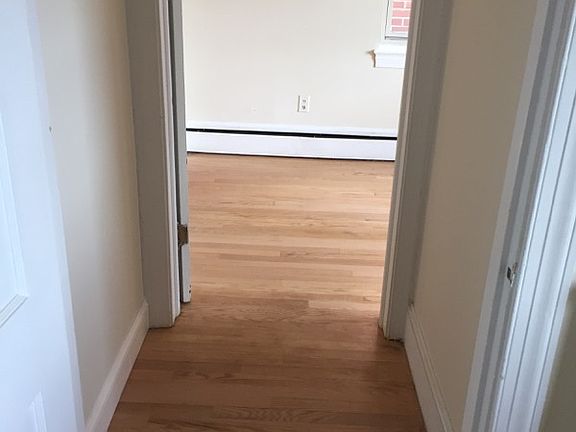 4th image of 318 N Royal Ave #2