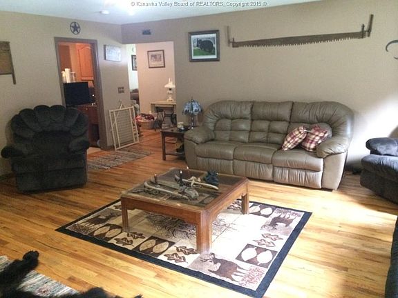 4th image of 9 Oasis Dr