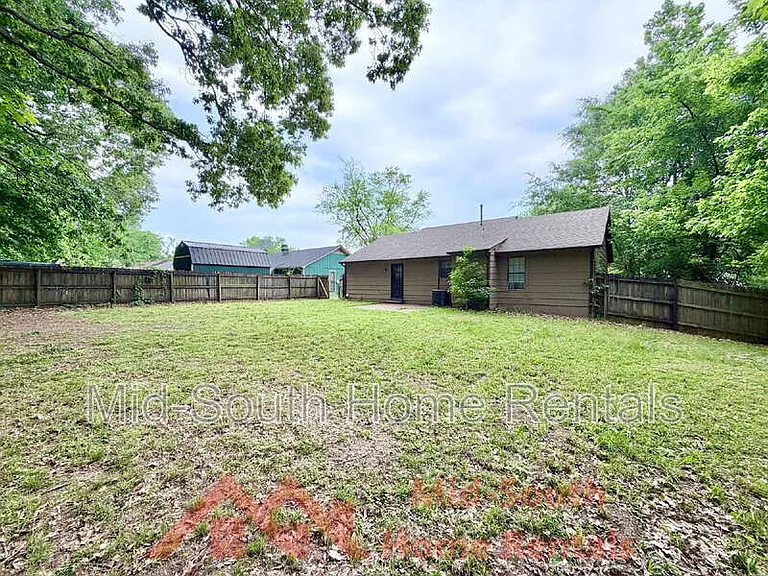 3829 Walsingham Dr — Photo 21