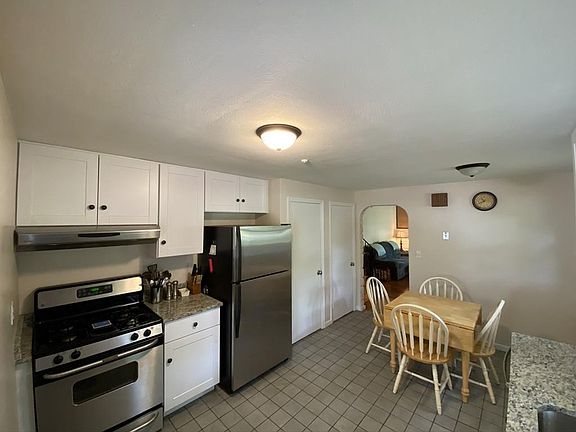 4th image of 39 Maitland Ave