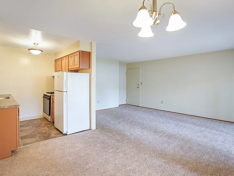 Long Meadows Apartments — Photo 8