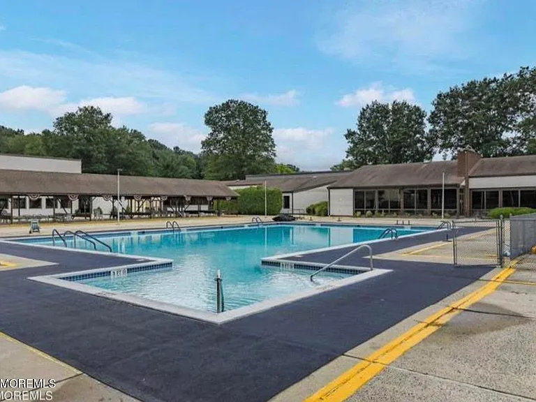 10 Pine Cluster Cir #B — Photo 4