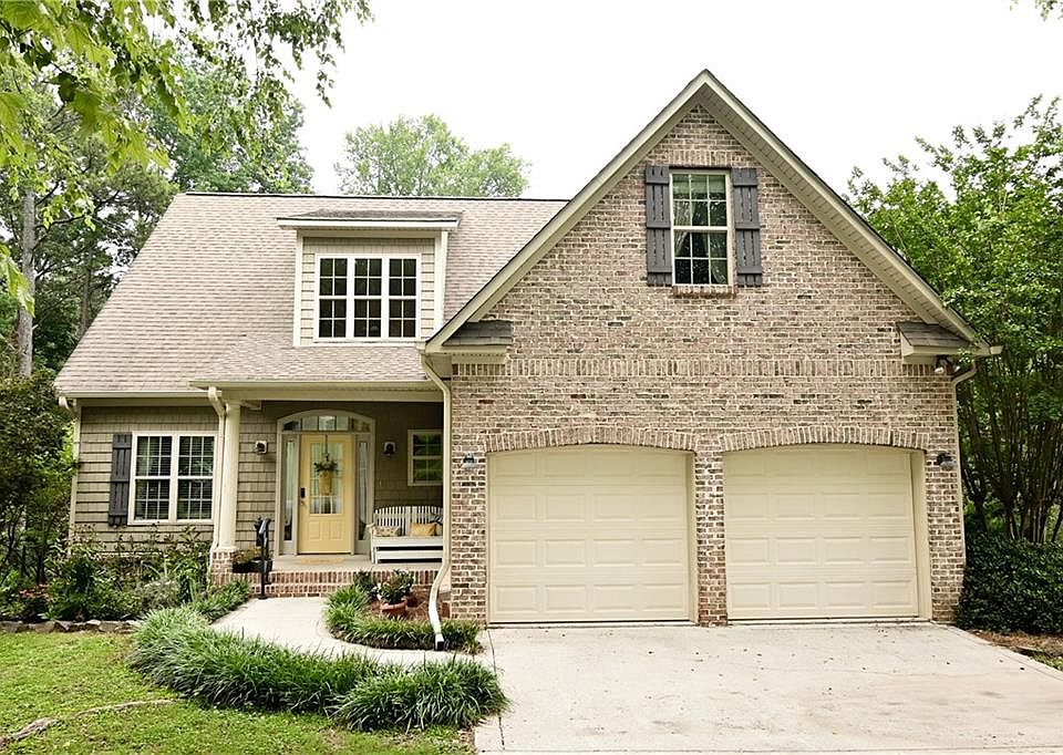 1st image of 113 Towne Lake Dr NE