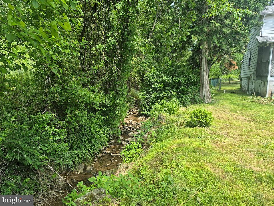 2nd image of 147 Crissinger Hill Rd