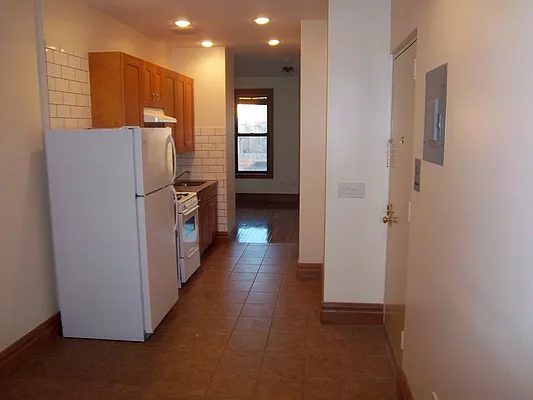 Rented by Maximus Realty Group | media 63