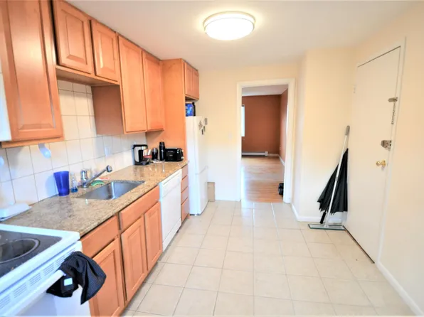 30 Bryon Rd, Chestnut Hill, MA