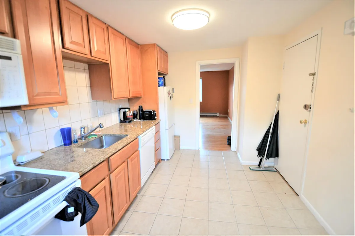 Photo 1 of 10 - 30 Bryon Rd #4 - Chestnut Hill, MA Primary Photo - 30 Bryon Rd #4