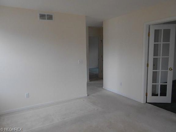 3rd image of 4063 E 176th St