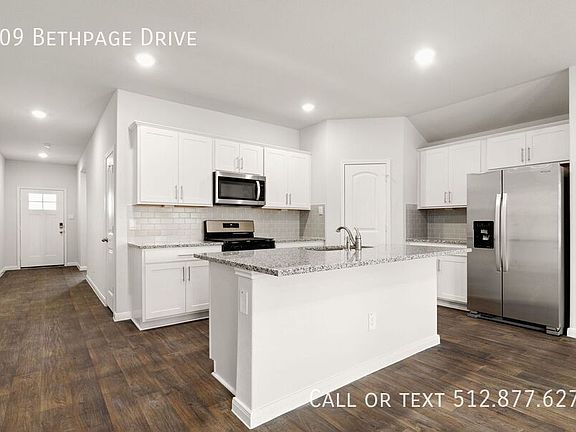 3rd image of 109 Bethpage Dr