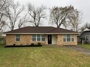 111 Long Dr, Baytown, TX 77521
