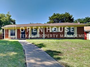 3929 Sun Valley Ct, Irving, TX 75062