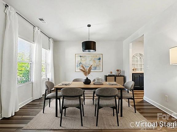 5th image of 4624 Woodgreen Ave