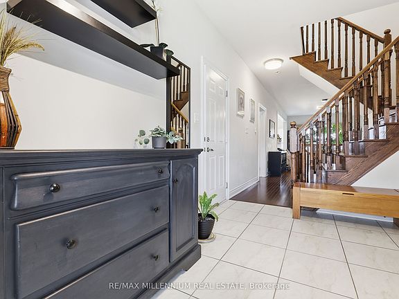 4th image of 296 Miller Park Ave