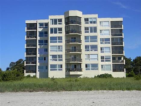 1st image of 215 E Grand Ave APT 513