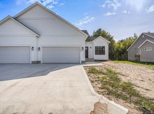 7122 Kerrie Ln, Spring Lake, MI 49456