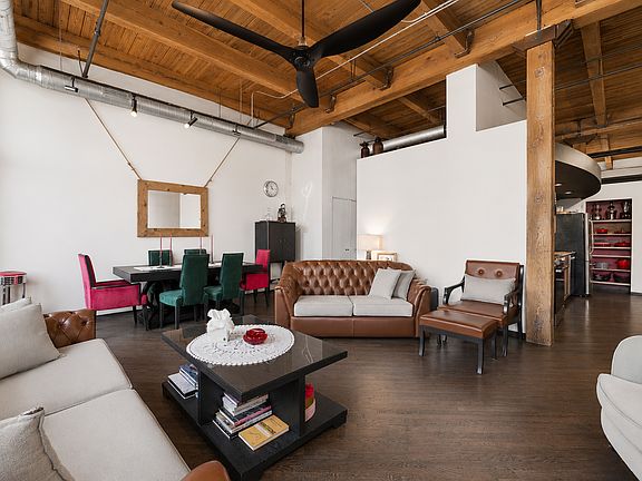 4th image of 616 W Fulton St APT 510