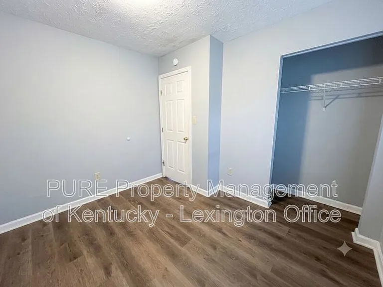 1034 Marshall Park Dr — Photo 17