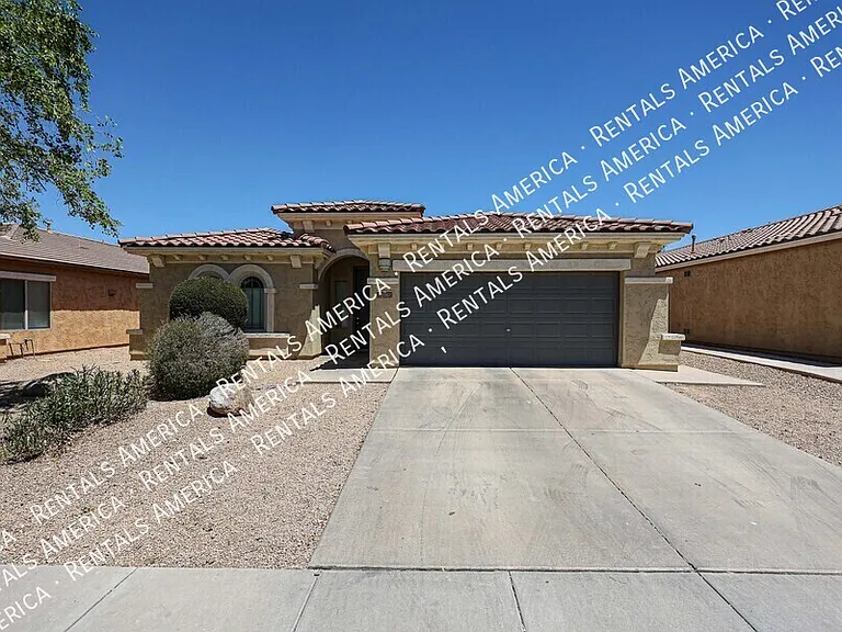 876 E Riviera Pl — Photo 2