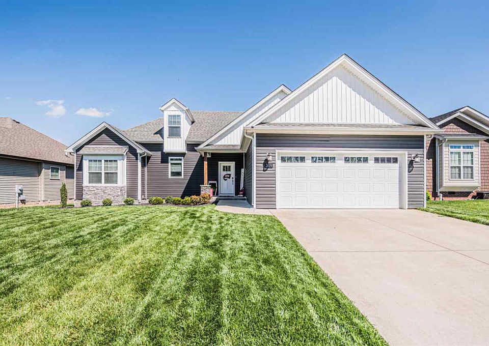 1st image of 319 Strawberry Ct