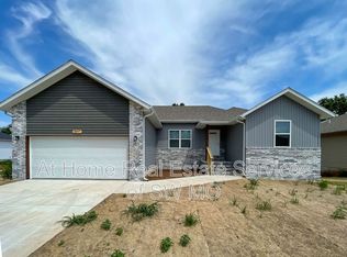 3897 W Linwood St, Springfield, MO 65807